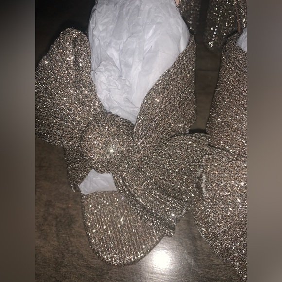 NIB LOEFFLER RANDALL CAMELLIA CHAMPAGNE PLEATED BOW ROUND HEEL - Picture 4 of 11